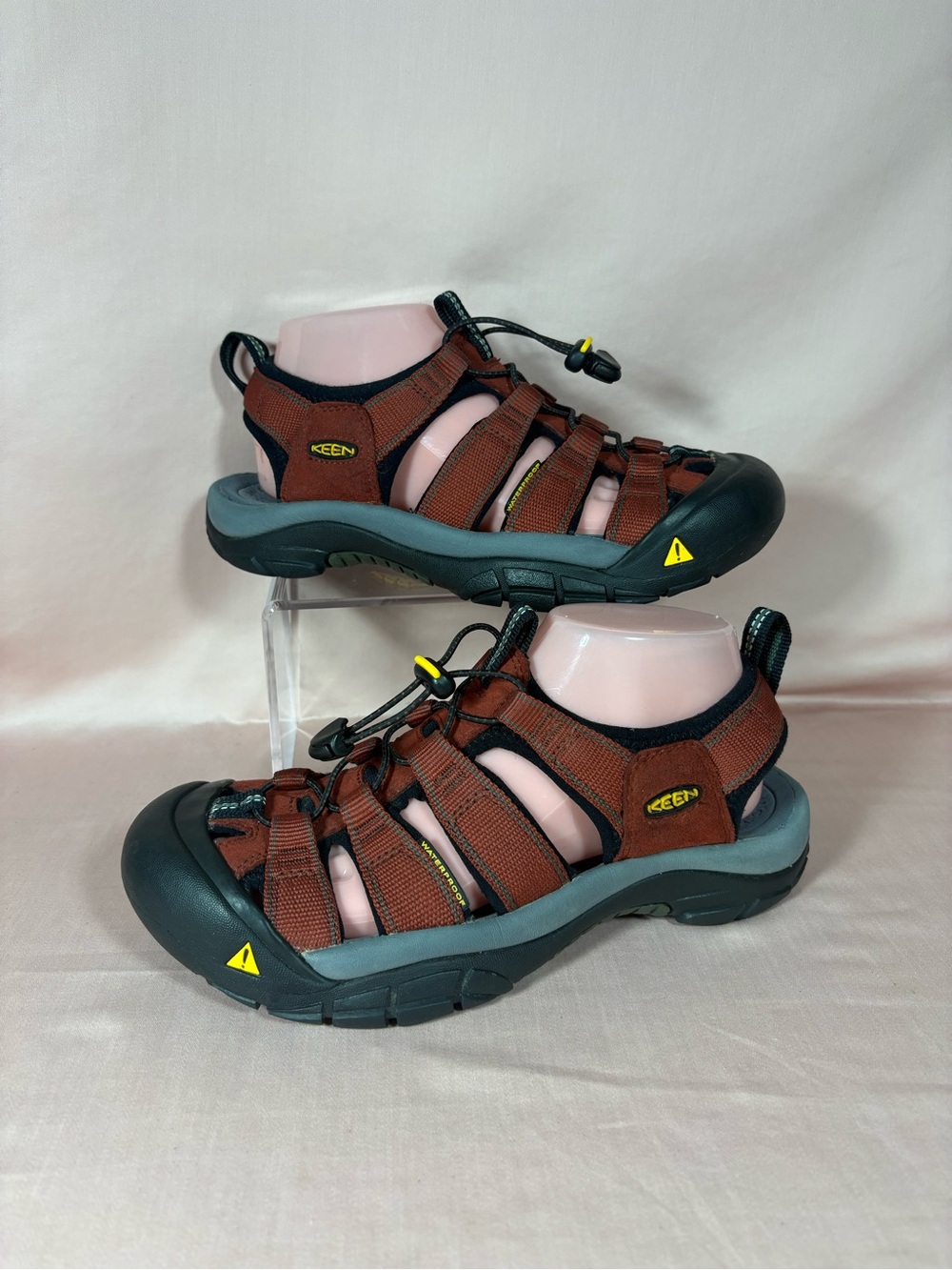 Keen Men's Brick Brown/Rust Color Newport H2 Waterproof Sports Sandals Size 7